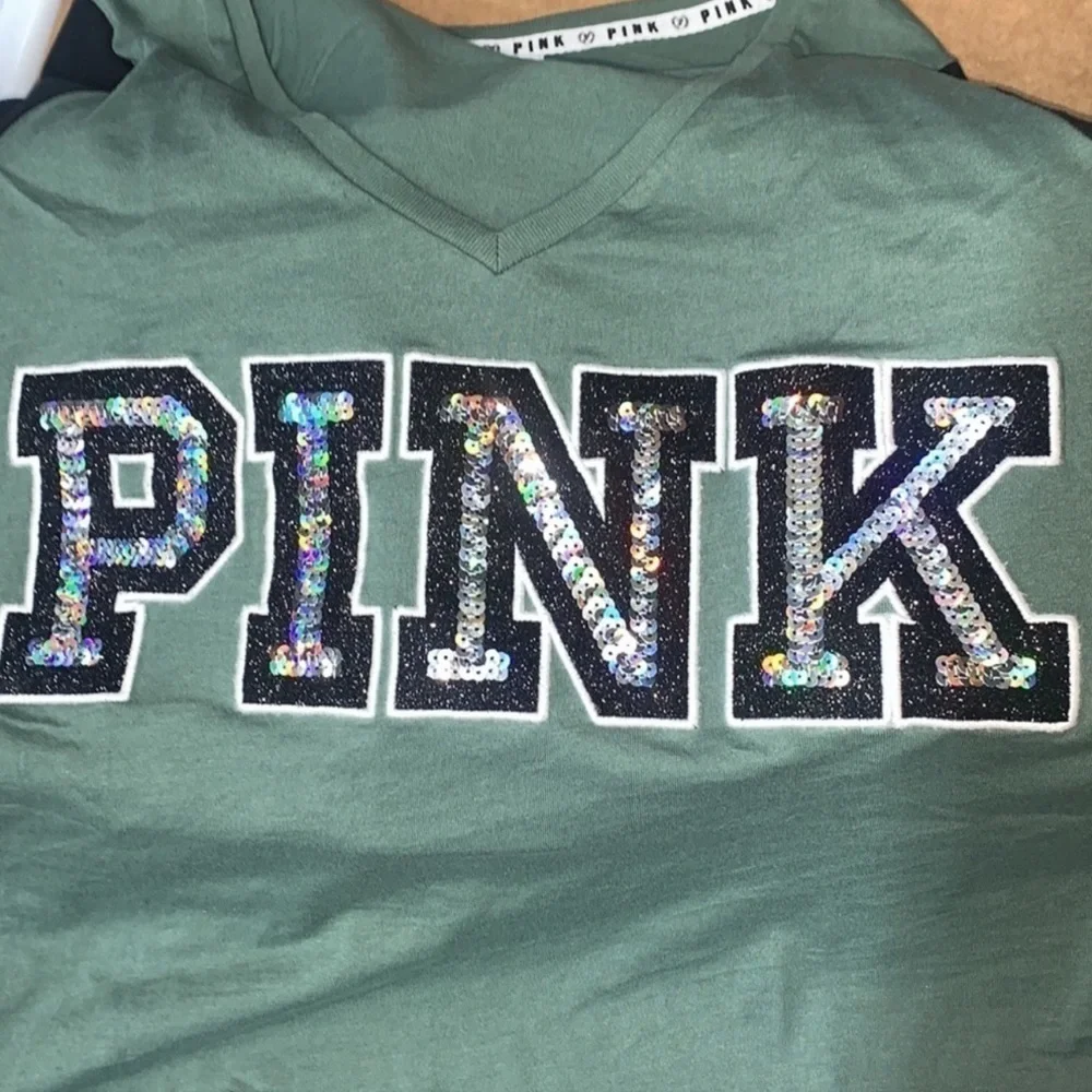VS PINK Short Sleeve V-Neck Top - Picture 2 of 11
